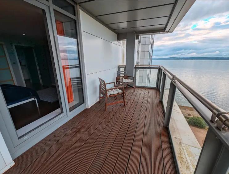 Apartment Very Large Three Bed EDI